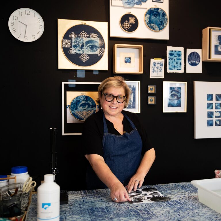 Lea Beyer in haar Atelier